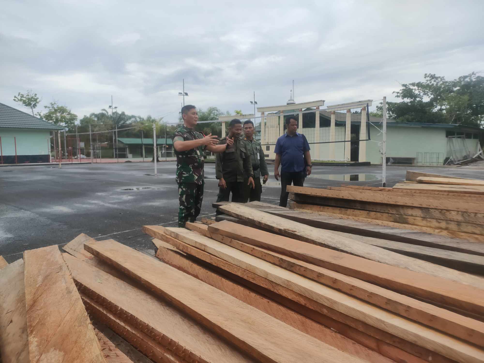 Peredaran Puluhan Kubik Kayu Ilegal Berhasil Diungkap Kodim 0907/Trk